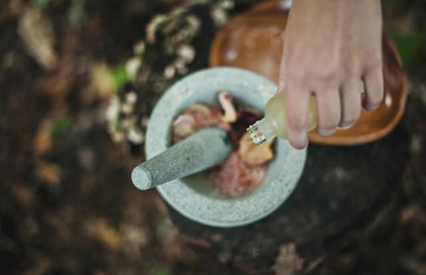 Comment créer votre signature olfactive et pourquoi c'est essentiel pour votre marque